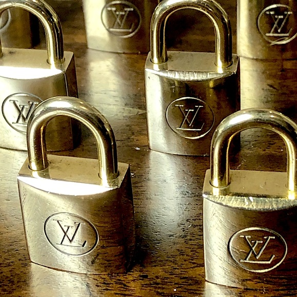 LOUIS VUITTON Vintage LV Lock 200 Series - In Case You’re ISO LV LOCK PADLOCK - Picture 16 of 17